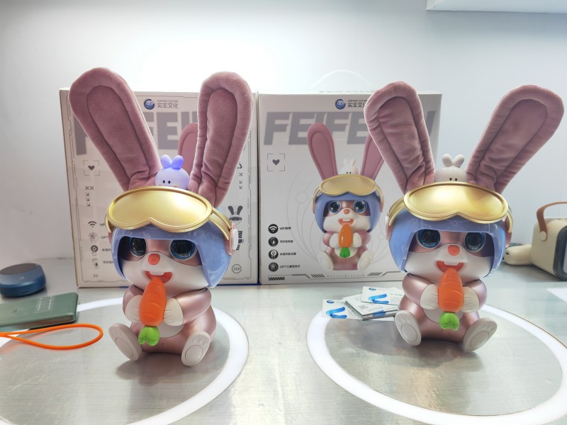 又一新款AI产品：AI飞飞兔惊喜来袭！开启智能陪伴新时代